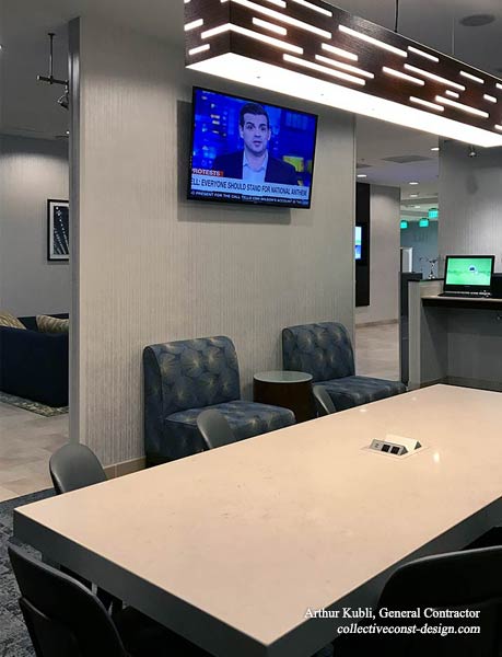 The business center is well lit, and features comfortable seating. By creating a space for impromptu meetings, the Communal Table area offers sleek design and several conveniently placed outlets for charging phone, digital devices, or notebook computers.