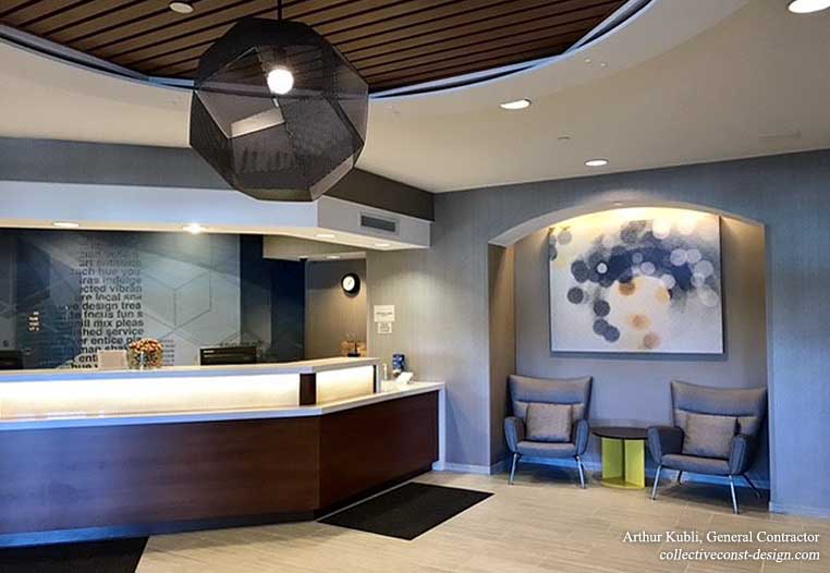 Upon completion of the renovation, Collective built out the Marriott Greatroom lobby with contemporary d&eacute;cor and a layout that lets guests work or relax. 